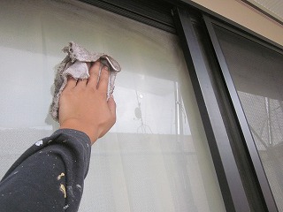 最後に普段手の届かない窓などをお掃除しました。