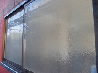 補修・塗装が完了したらいつも通り窓の手拭きサービスです。