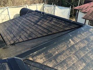 最後に全体的に上から洗い流して屋根洗浄完了です。