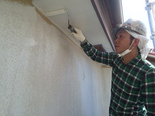 補修後、軒天や破風板の塗装！