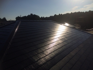 屋根仕上がり！ファインUVベストは耐候性が高いお勧め塗料です。