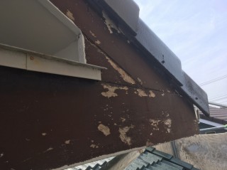 破風板は一部塗膜の剥離が見うけられました。