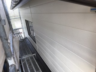 外壁色はファインSiで塗装になります。