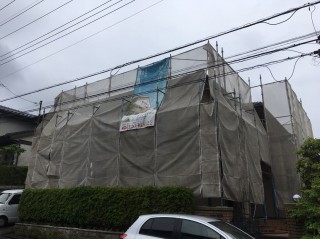 佐倉市で外壁塗装着工！屋根は瓦なので洗浄のみです！