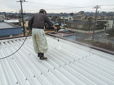 折半屋根 高圧洗浄作業