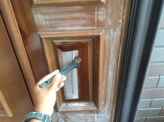 玄関ドア 木材保護塗料 塗装