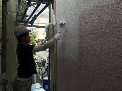 市川市アパート 外壁下塗り塗装