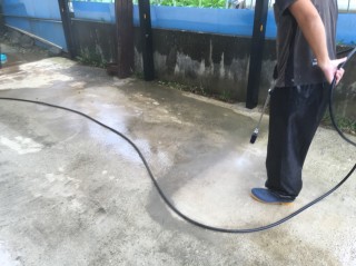 駐車場 高圧洗浄作業