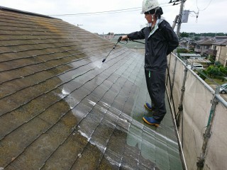 屋根 高圧洗浄1