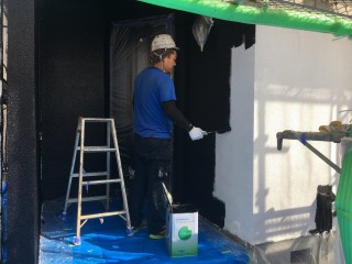外壁下部 中塗り塗装