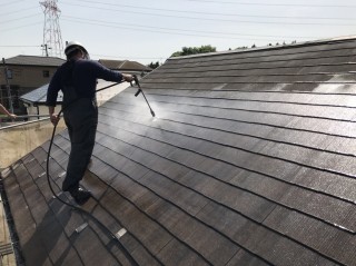 屋根 高圧洗浄作業2