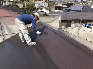 屋根 上塗り塗装