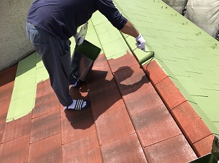 屋根 中塗り塗装1