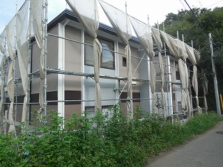 佐倉市アパートで屋根・外壁塗装と幕板取付け工事をしました。