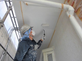 軒天、雨樋、破風板など付帯部を塗装