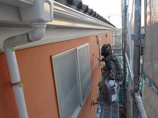 佐倉市ガイナ外壁　中塗り塗装